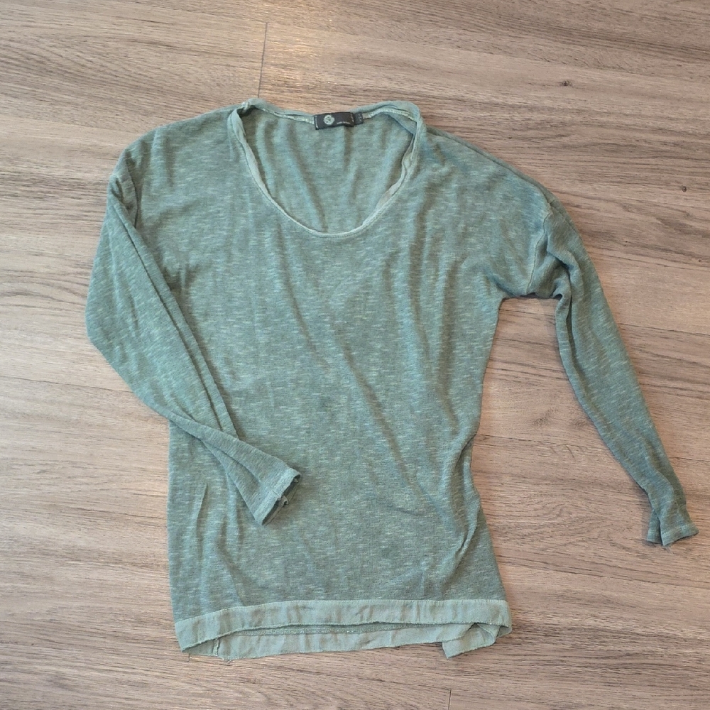 Women's Green Long Sleeve Top
